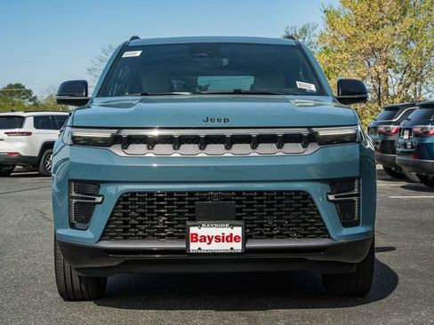New 2026 Jeep Grand Wagoneer Limited AWD/4WD image 3