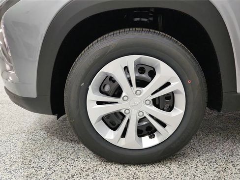 New 2026 Chevrolet Trax LS w/ Driver Confidence Package image 15
