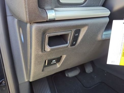 New 2025 Ford Expedition Active image 14