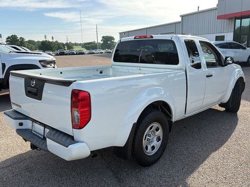 Used 2021 Nissan Frontier S RWD image 3