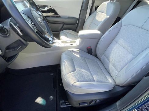 Used 2021 Kia Niro Touring image 24
