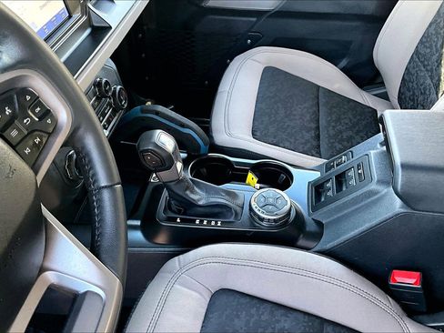 Used 2022 Ford Bronco Wildtrak image 15