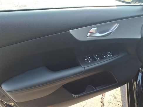 Used 2024 Kia Forte LXS image 12