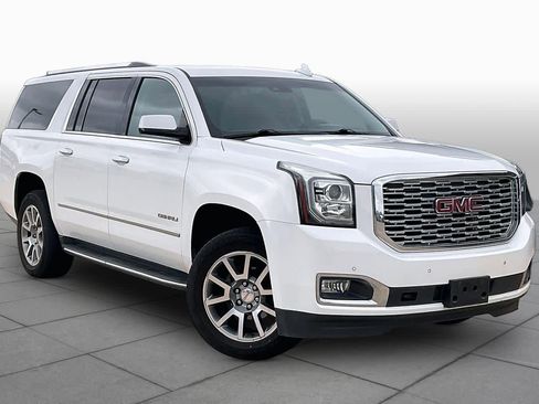 Used 2018 GMC Yukon XL Denali image 3