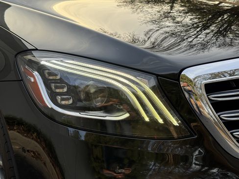 Used 2018 Mercedes-Benz S 560 Sedan image 12