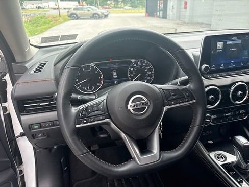 Used 2022 Nissan Sentra SR w/ SR Premium Package FWD image 36