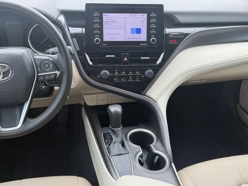 Used 2021 Toyota Camry LE FWD image 17
