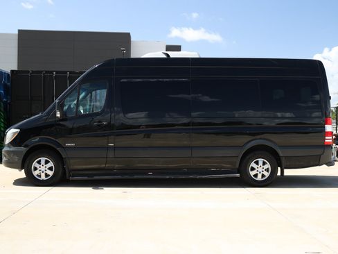 Used 2014 Mercedes-Benz Sprinter 2500 image 4