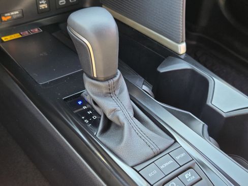 Certified 2025 Toyota Camry SE w/ Convenience Package image 17