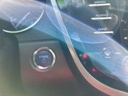 Used 2020 Toyota Camry XLE image 12