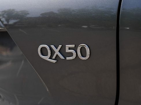 Used 2019 INFINITI QX50 Luxe w/ Protection Package AWD/4WD image 12