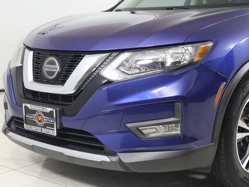 Used 2018 Nissan Rogue SL FWD image 46