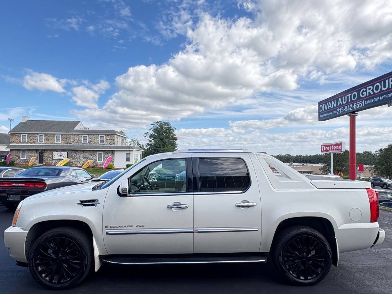 Used 2007 Cadillac Escalade EXT w/ Information Package AWD/4WD image 4