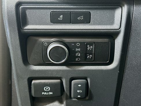 Used 2024 Ford Expedition XLT image 17