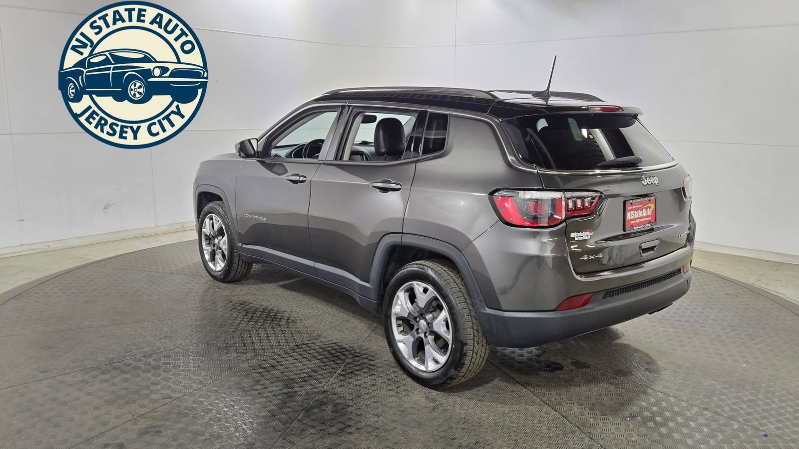Used 2018 Jeep Compass Limited w/ Safe & Security Group AWD/4WD image 5