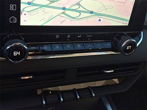 Used 2025 Chevrolet Colorado Trail Boss image 14