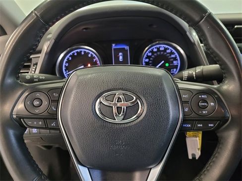 Used 2020 Toyota Camry SE image 21