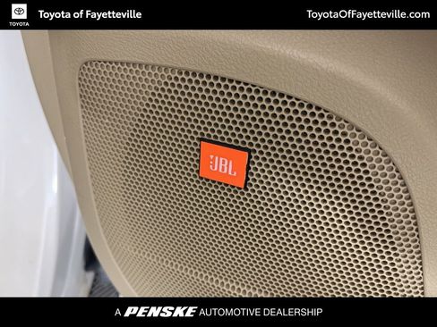 Used 2012 Toyota Highlander Limited w/ Tow Pkg image 10