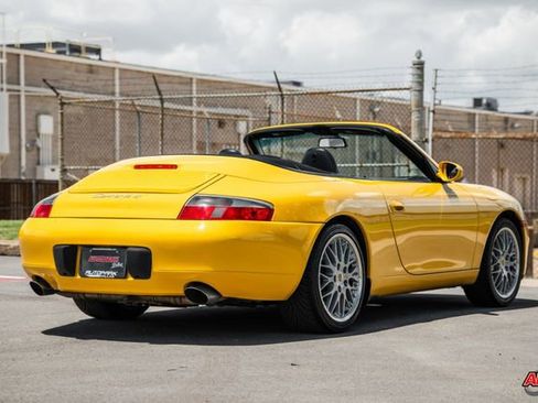 Used 2000 Porsche 911 Carrera 4 image 10