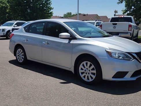 Used 2016 Nissan Sentra S FWD image 13