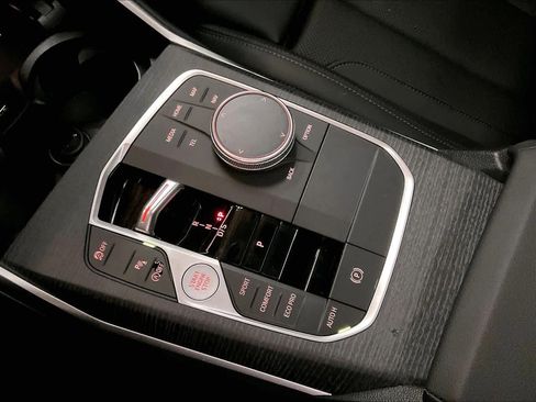 Used 2025 BMW 330i Sedan w/ M Sport Package image 35