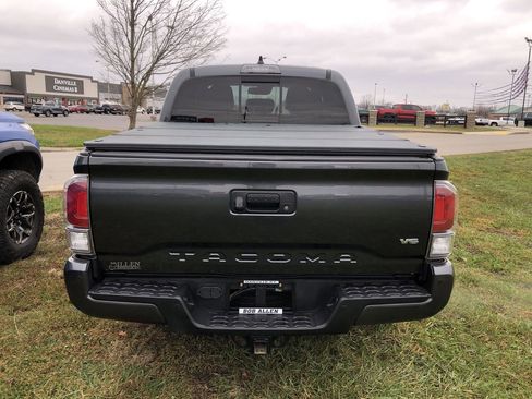 Used 2020 Toyota Tacoma 4x4 Double Cab image 10