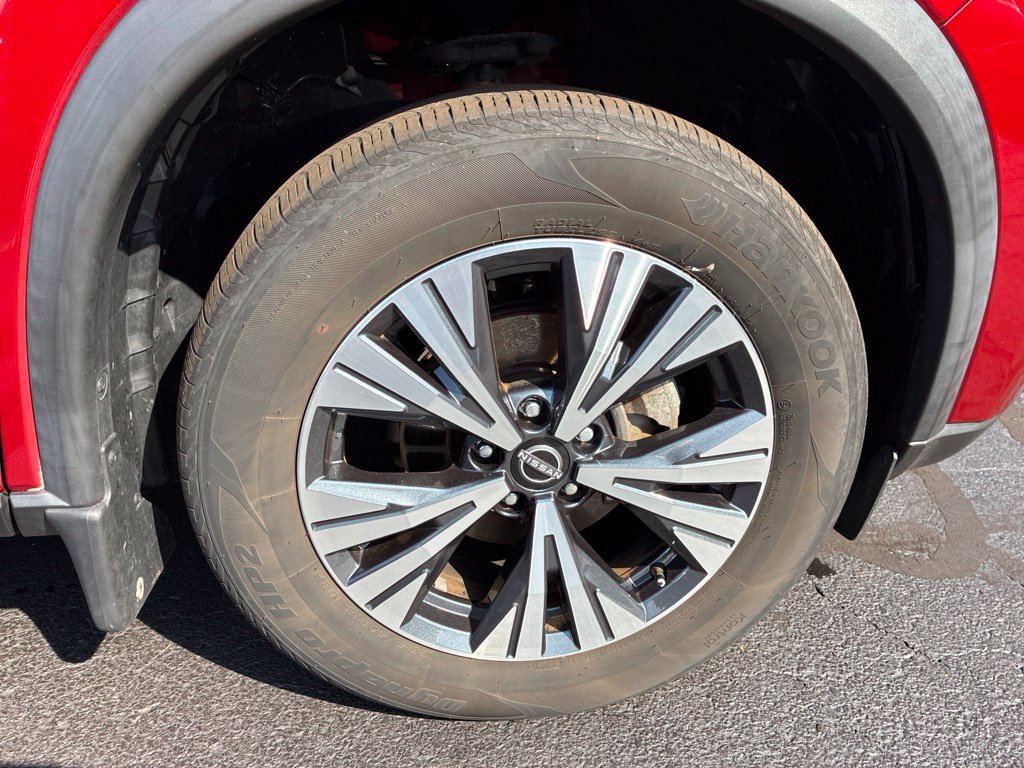Used 2023 Nissan Rogue SV AWD/4WD image 9