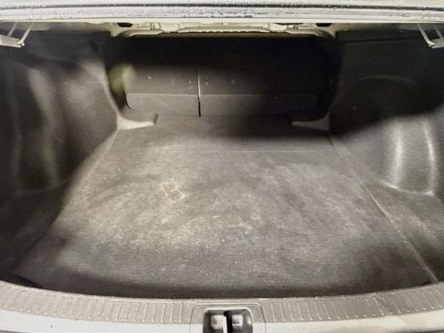 Used 2021 Toyota Corolla LE FWD image 35