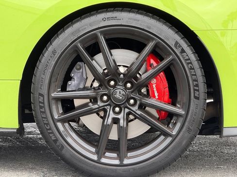 Used 2020 Ford Mustang Shelby GT500 w/ Technology Package RWD image 3