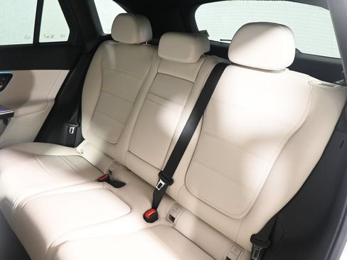 Certified 2024 Mercedes-Benz GLC 300 4MATIC image 4