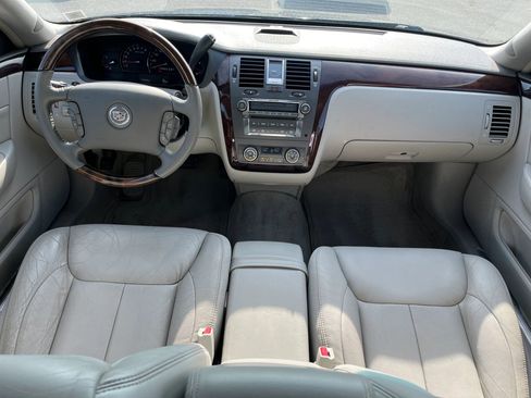 Used 2009 Cadillac DTS w/ Sun And Sound Package FWD image 7