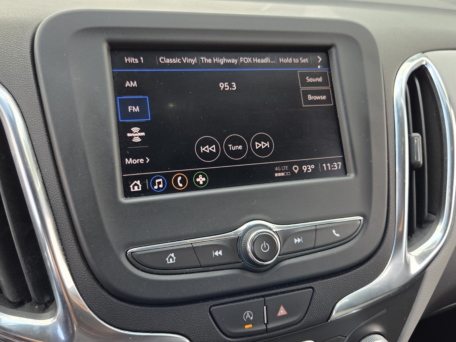 Certified 2024 Chevrolet Equinox LS FWD image 24