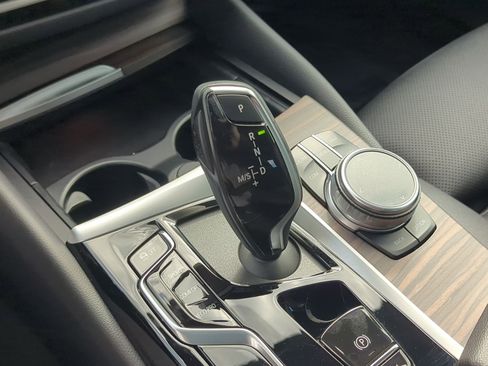 Certified 2022 BMW 530i w/ Convenience Package image 26