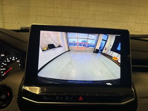 Used 2022 Jeep Compass Limited image 11