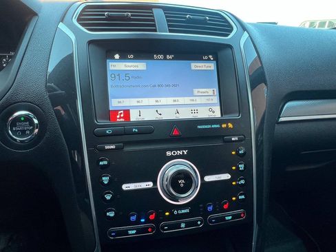 Used 2019 Ford Explorer Sport w/ Equipment Group 401A AWD/4WD image 17