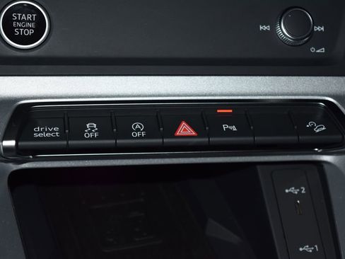 Certified 2025 Audi Q3 2.0T Premium Plus w/ Premium Plus Package image 15