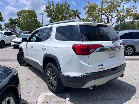 Used 2019 GMC Acadia SLT w/ LPO, Floor Liner Package FWD image 4