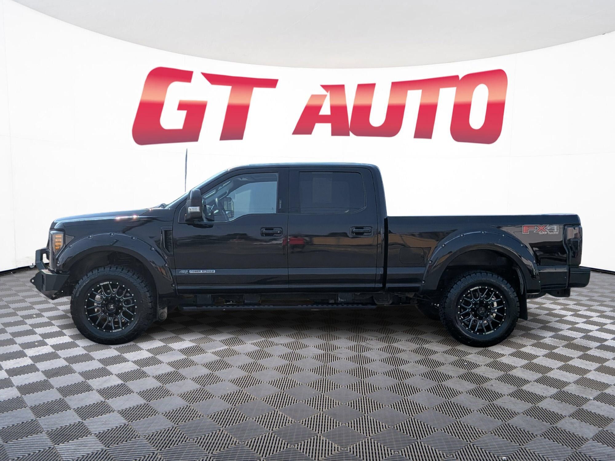 Used 2019 Ford F350 Lariat AWD/4WD image 3