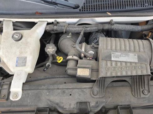 Used 2015 Chevrolet Express 2500 RWD image 14