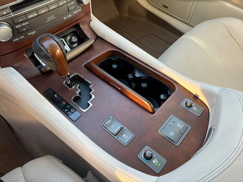 Used 2012 Lexus LS 460 AWD image 24