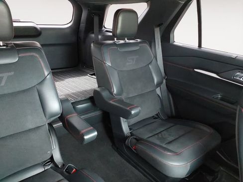 Certified 2025 Ford Explorer ST AWD/4WD image 13