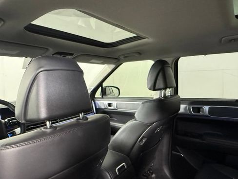 Used 2025 Hyundai Santa Fe Limited FWD image 25