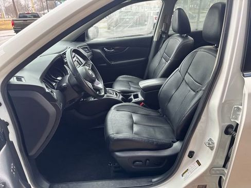 Used 2020 Nissan Rogue SL w/ Premium Package image 12