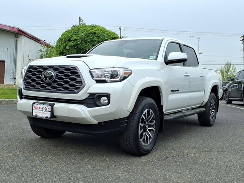 Used 2023 Toyota Tacoma TRD Sport w/ Black Out Package (TMS) AWD/4WD image 3