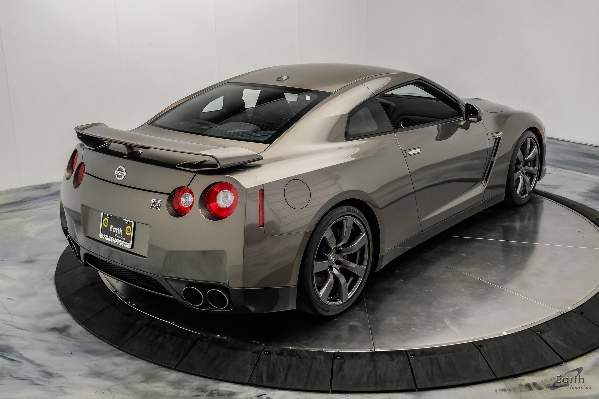 Used 2009 Nissan GT-R Premium AWD/4WD image 25