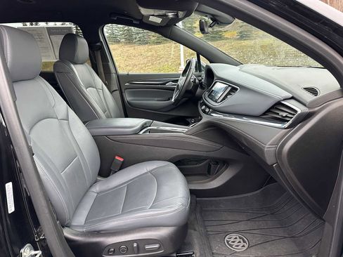 Used 2022 Buick Enclave Premium image 10
