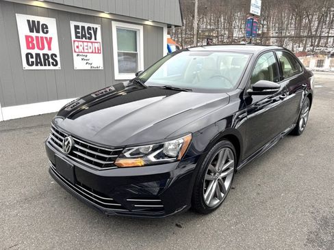 Used 2018 Volkswagen Passat 2.0T R-Line image 9