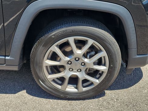Used 2022 Jeep Compass Latitude AWD/4WD image 6