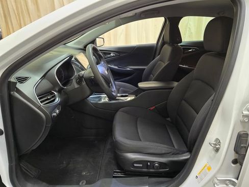 Used 2021 Chevrolet Malibu LT image 14
