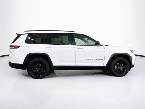 Used 2023 Jeep Grand Cherokee L Laredo AWD/4WD image 10